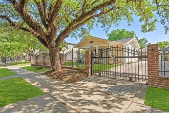 4430 McKinney St in Houston, TX - Building Photo - Building Photo