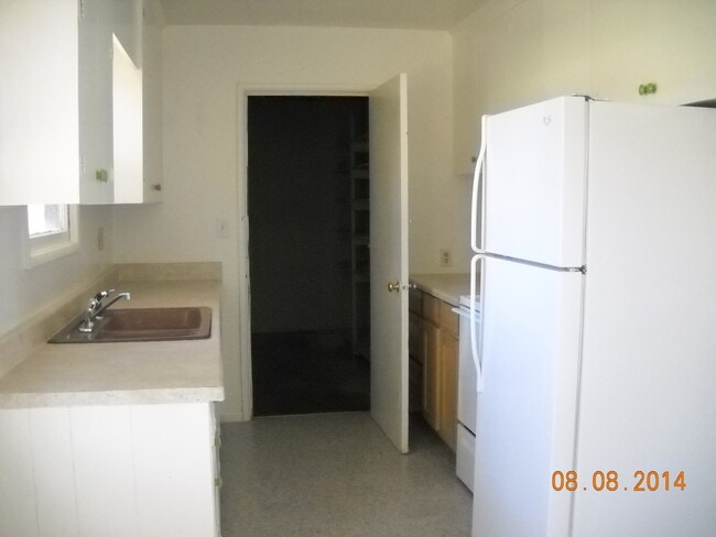 3414 W 8th St in The Dalles, OR - Building Photo - Building Photo