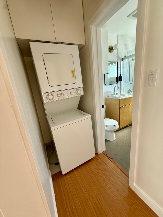 11605 W Washington Blvd, Unit D in Los Angeles, CA - Building Photo - Building Photo