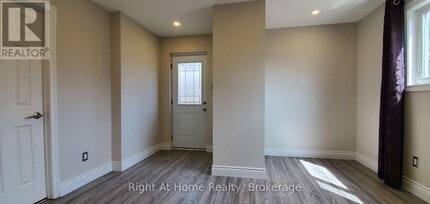 2192 Bridge Rd in Oakville, ON - Building Photo - Building Photo