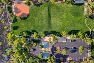 10587 Sunwind Ave in Las Vegas, NV - Foto de edificio - Building Photo