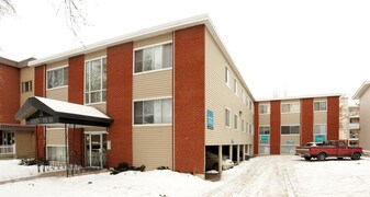 Oliver 2 Apartments in Edmonton, AB - Building Photo