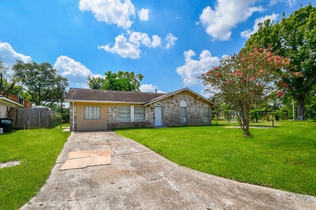 property at 14902 Gloster St