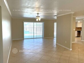 4728 Charing Cross Rd in Sarasota, FL - Building Photo - Building Photo