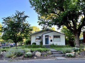 354 NW Florida Ave in Bend, OR - Building Photo