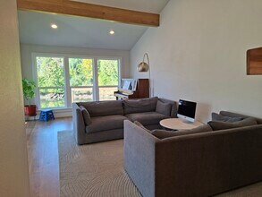 9512 Randall Dr in Gig Harbor, WA - Building Photo - Building Photo