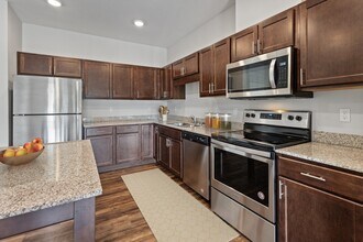 EastGate Apartments in Rochester, MN - Foto de edificio - Building Photo
