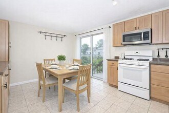 198 Cohasset St in Worcester, MA - Building Photo - Building Photo