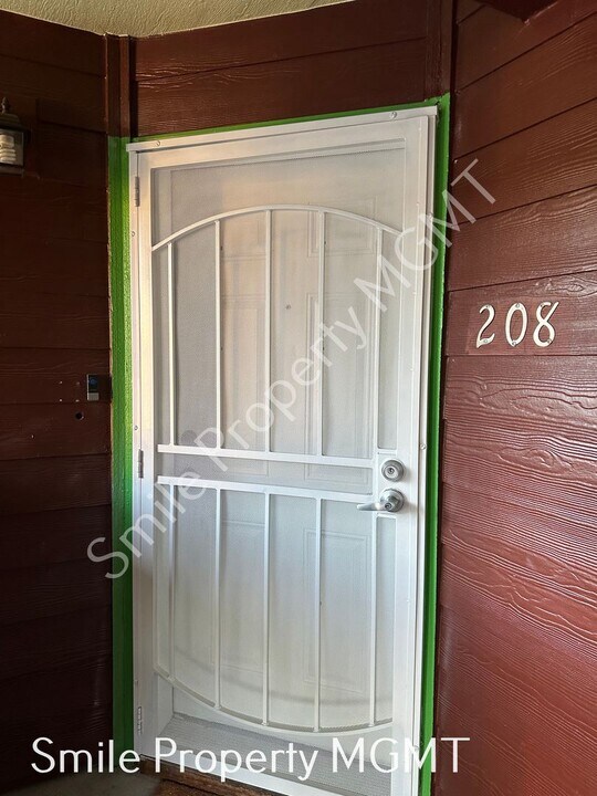 9230 SE Division St in Portland, OR - Building Photo