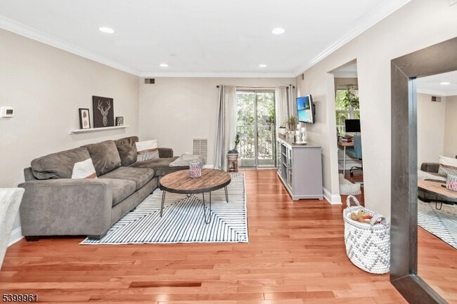 52 Brookside Ln in Mount Arlington, NJ - Foto de edificio - Building Photo