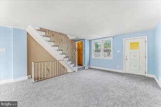 324 W Rively Ave in Glenolden, PA - Foto de edificio - Building Photo