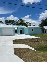 5915 Seagrape Dr in Fort Pierce, FL - Building Photo