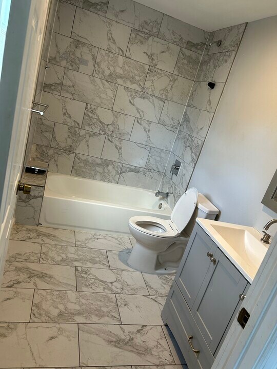 57 Dover St in Newark, NJ - Building Photo