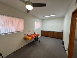 927 N Swan Rd in Tucson, AZ - Building Photo - Building Photo