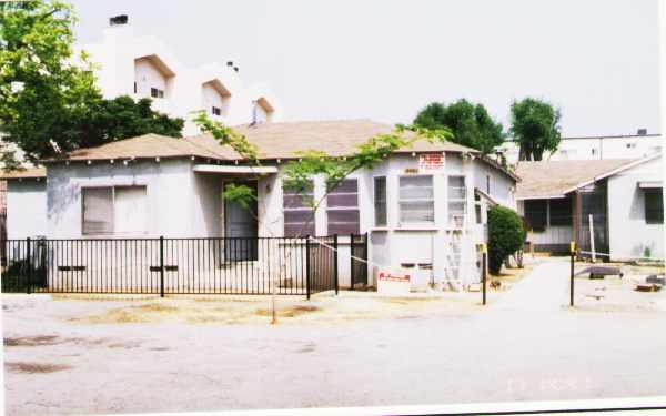 9060 Cedros Ave in Los Angeles, CA - Building Photo