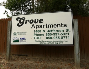 The Grove Apartments in Monticello, FL - Foto de edificio - Building Photo