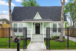6411 Illinois St, Unit 7 in Houston, TX - Building Photo