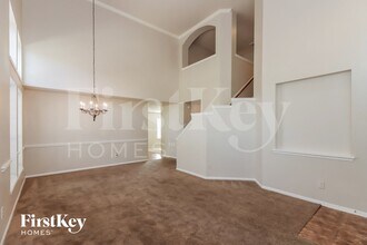 19211 Sunny Leaf Ln in Katy, TX - Foto de edificio - Building Photo