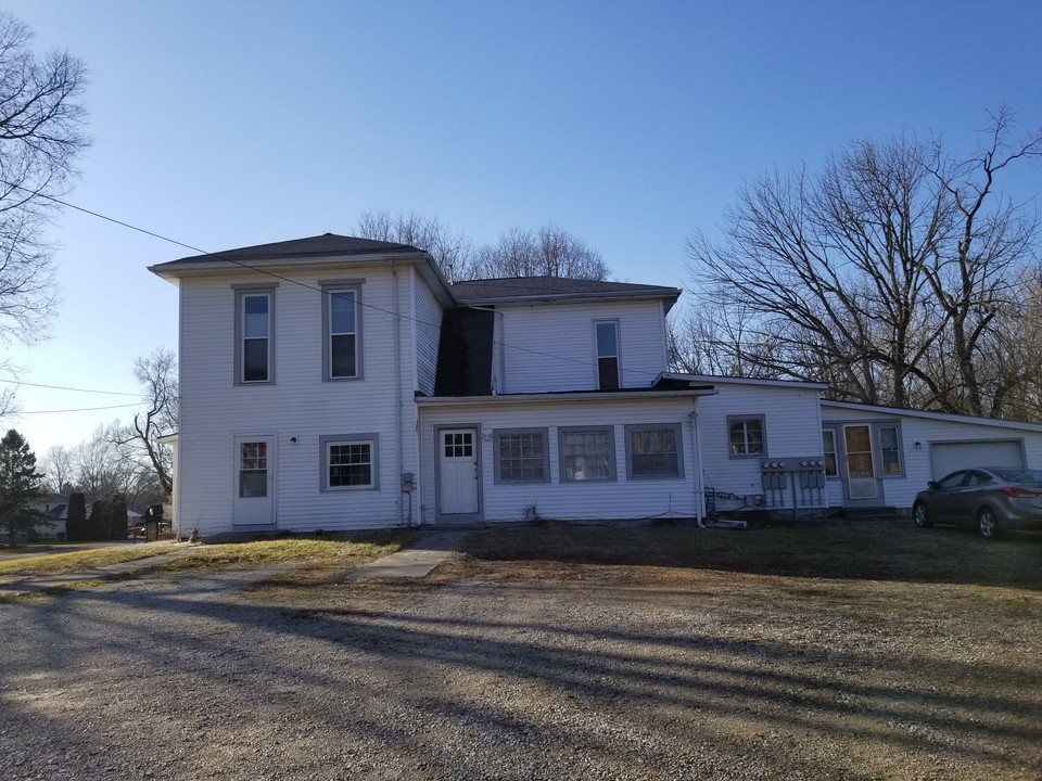 3811 S Willoughby Rd in Muncie, IN - Building Photo