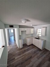 3165 E Riverside Dr in Ft. Myers, FL - Building Photo - Building Photo