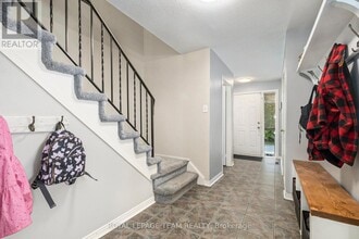 9 Glacier St in Ottawa, ON - Building Photo - Building Photo