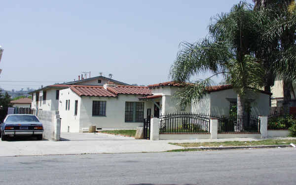 6111 Mesa Ave in Los Angeles, CA - Foto de edificio - Building Photo