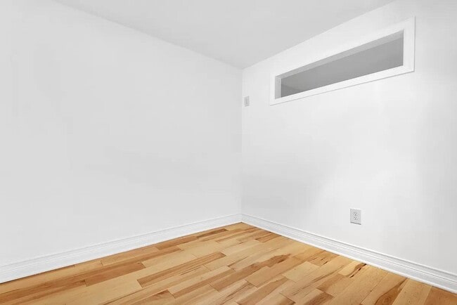 19-19 24th Ave in Queens, NY - Building Photo - Building Photo