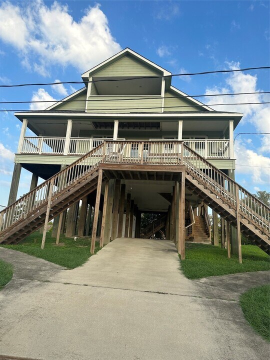 205 Rue Orleans St in Baytown, TX - Building Photo