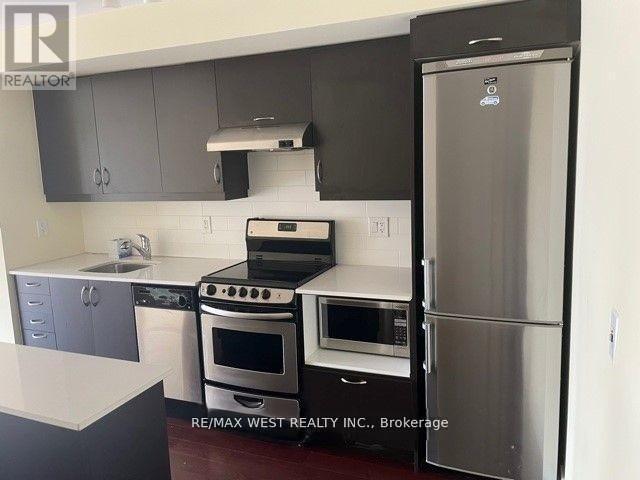 property at 320 Richmond St E