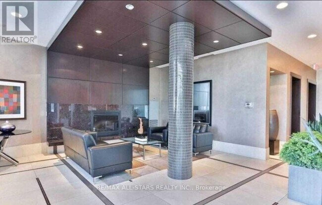111 Upper Duke Crescent in Markham, ON - Building Photo - Building Photo