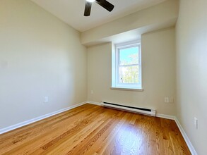 6 Moreland St, Unit 4 in Boston, MA - Building Photo - Building Photo