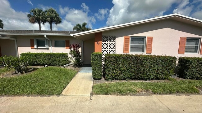 property at 2723 Dudley Dr W