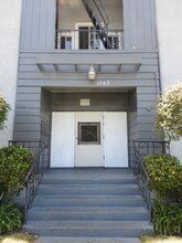 1142 W 17th St in Los Angeles, CA - Building Photo - Building Photo