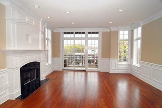 923 W Wrightwood Ave, Unit 3 in Chicago, IL - Foto de edificio - Building Photo