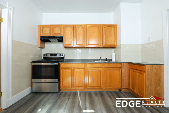 20 Coolidge St, Unit 5 in Brookline, MA - Building Photo - Building Photo