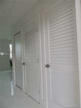 520 Foster Rd-Unit -2B in Hallandale Beach, FL - Building Photo - Building Photo