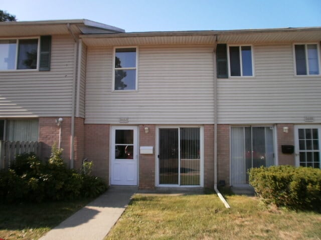 property at 3406 Kenbrooke Ct