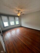 2109 E Michigan St in Indianapolis, IN - Foto de edificio - Building Photo