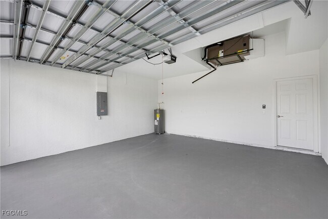 306 NW 27th Ave in Cape Coral, FL - Building Photo - Building Photo