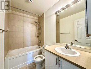 88 Grangeway Ave in Toronto, ON - Building Photo - Building Photo