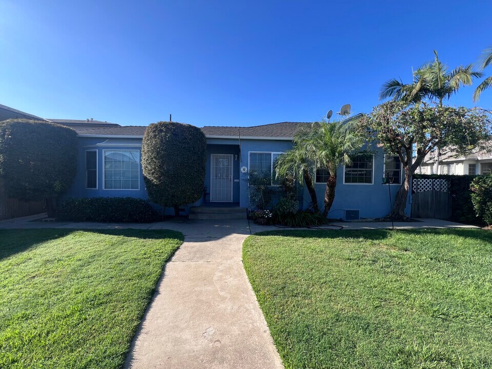 1930 W Redondo Beach Blvd in Gardena, CA - Foto de edificio