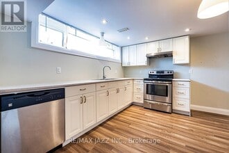 708 Newman Crescent in Whitby, ON - Building Photo - Building Photo