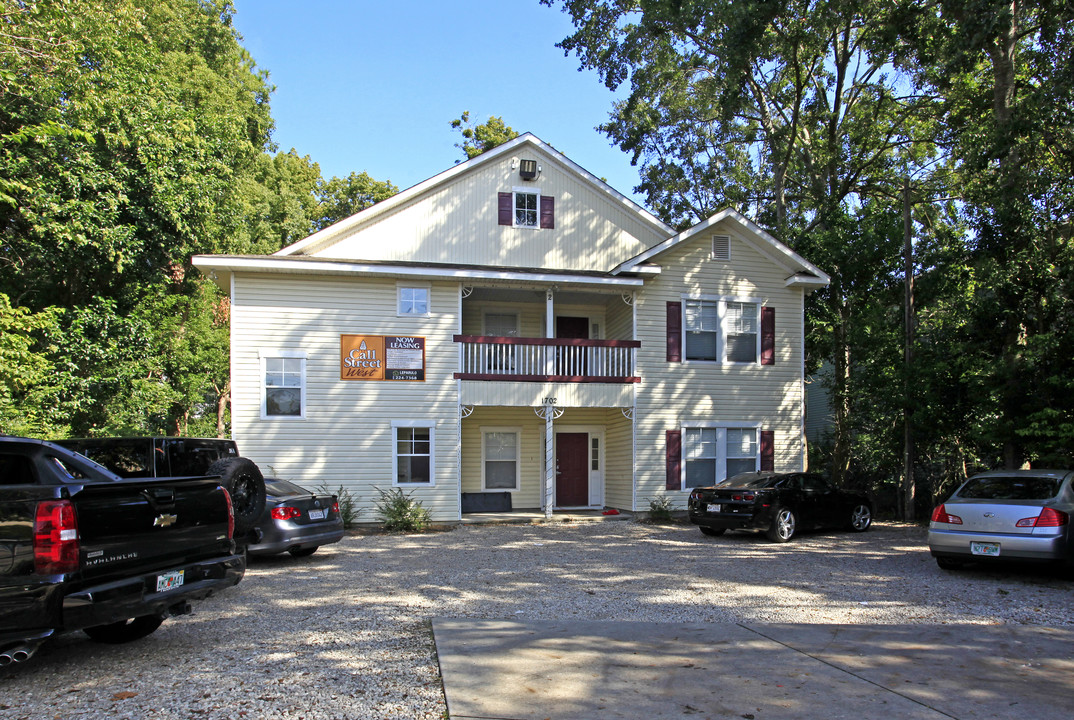 1702 W Call in Tallahassee, FL - Foto de edificio