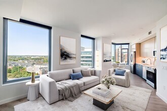 Skymark in Reston, VA - Foto de edificio - Building Photo