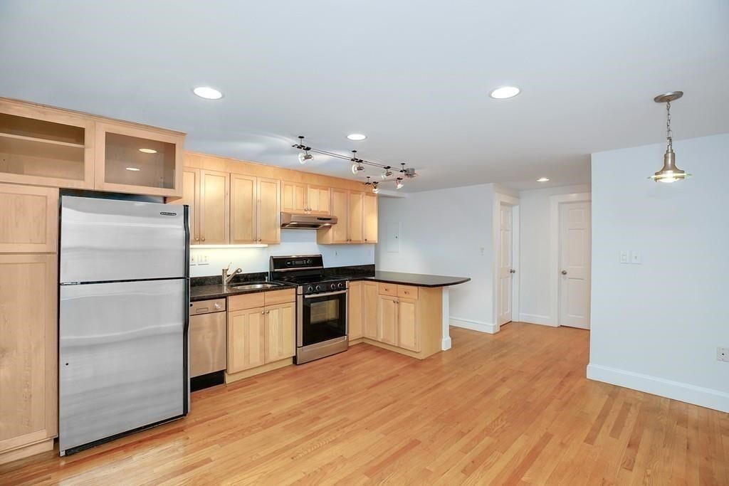 8 Allen St, Unit 1 in Cambridge, MA - Building Photo