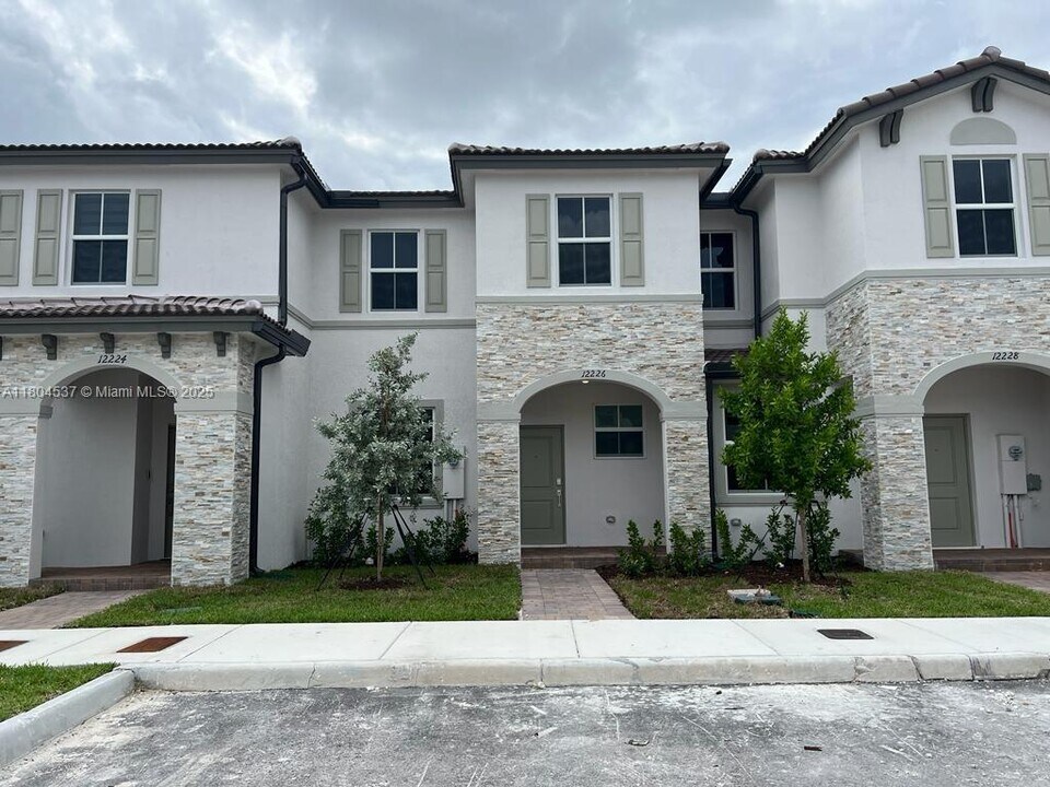 12226 NW 23rd Path in Miami Shores, FL - Building Photo