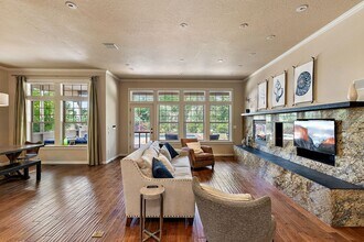 403 Briscoe Pl in Ashland, OR - Building Photo - Building Photo