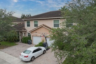 Villas Santorini in Lake Worth, FL - Building Photo