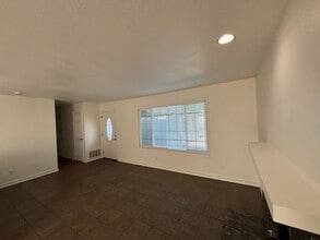 12094 Coachman Ln in Moreno Valley, CA - Building Photo - Building Photo