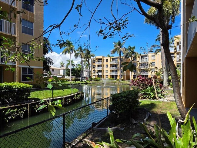 1350 SE 3rd Ave in Dania Beach, FL - Building Photo - Building Photo